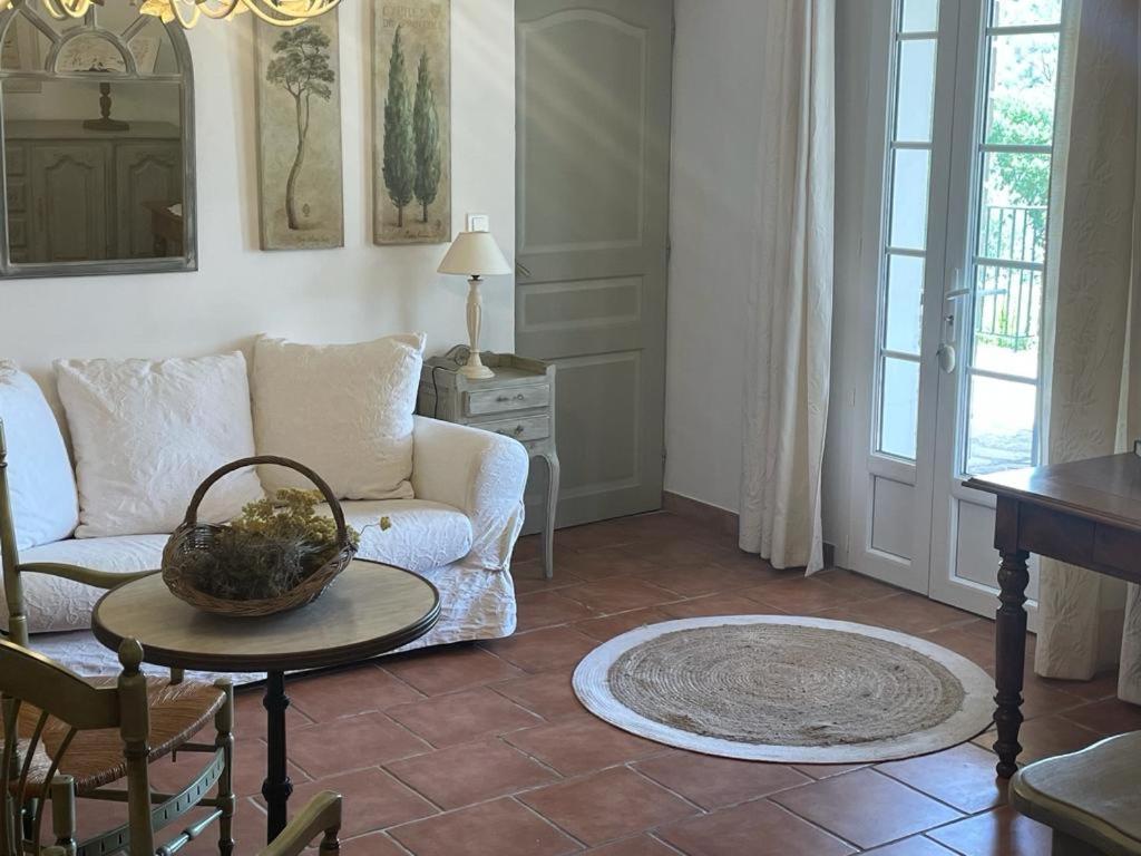 Hôtel Le Rouge Gorge à Pontevès Extérieur photo